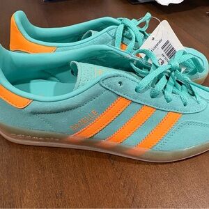 Women’s size 7 adidas gazelle NWT